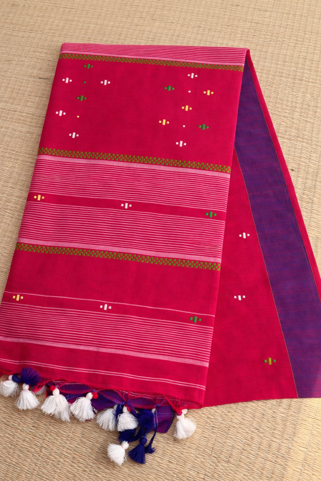 Bengal Soft Cotton Handloom Saree - Red with Violet Border - Body Detail