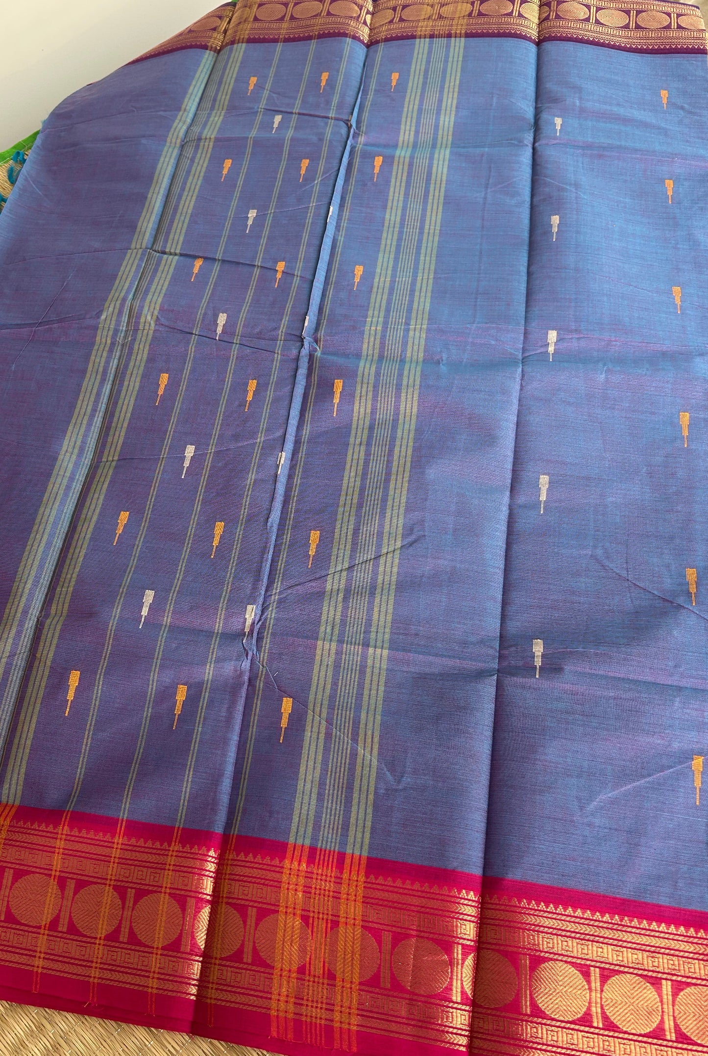 Kanchi Silk Cotton Saree - Blue with Ganga Jamuna Border (Pink & Purple) - Pallu Detail
