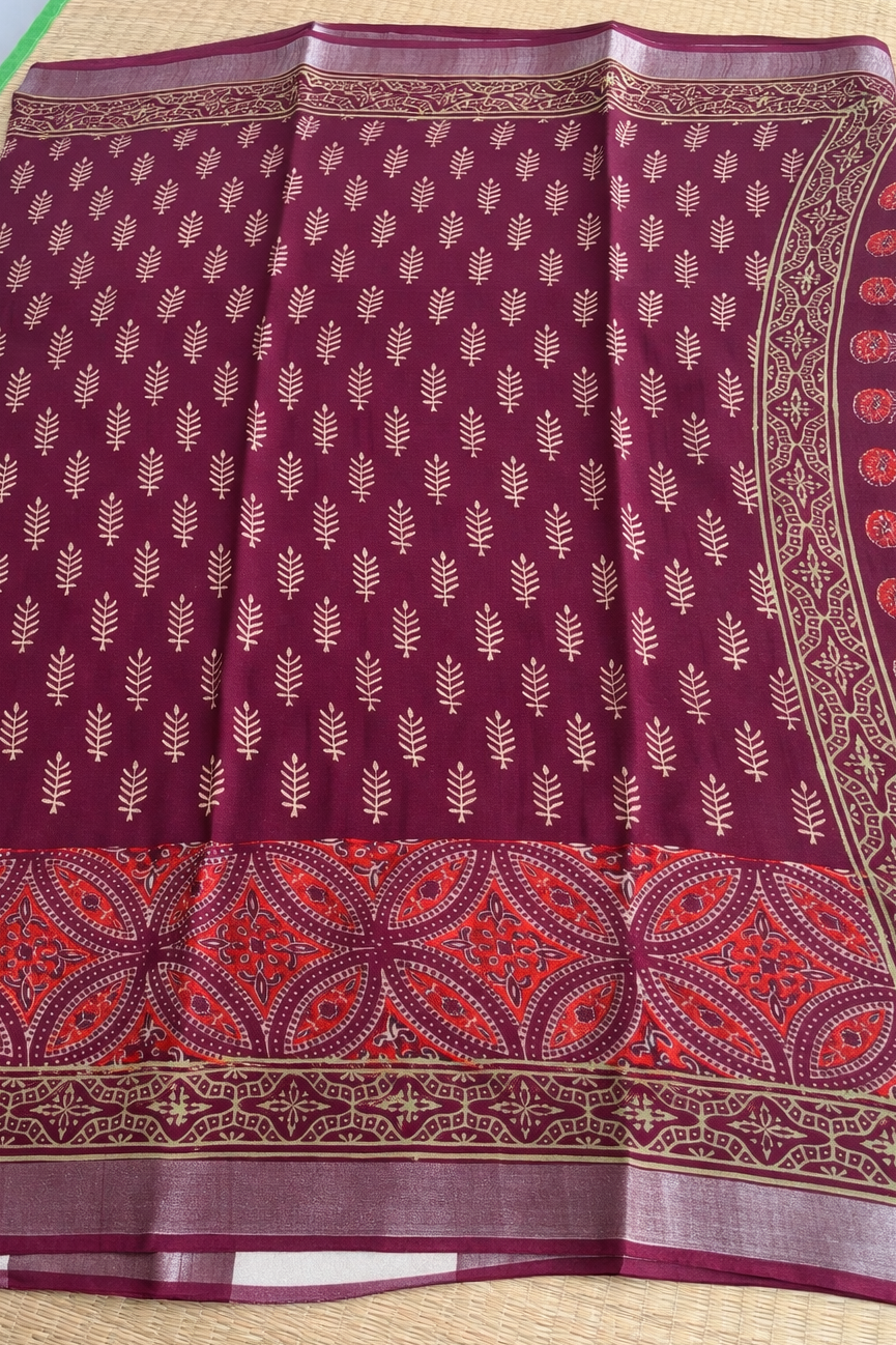 Cotton Linen Block Print Saree - Red with Cream - Body Detail