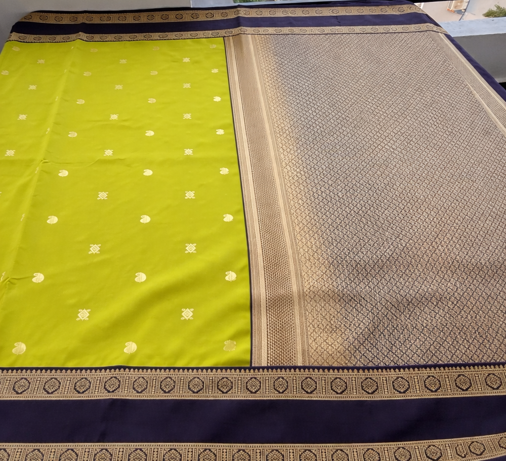 Semi Kanchi Soft Silk Saree - Parrot Green with Navy Border - Pallu Detail