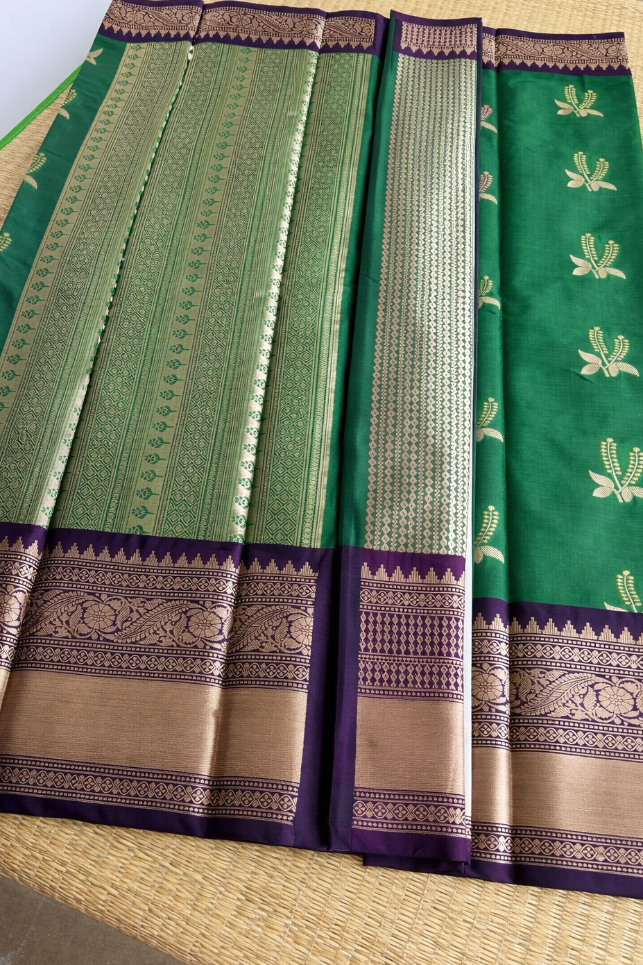 Semi Kanchi Soft Silk Saree - Emerald Green with Violet Border - Pallu Detail